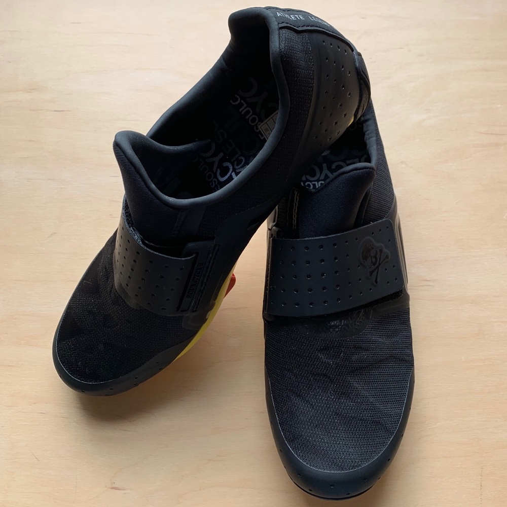 SoulCycle “Legend” Pearl Izumi spin shoes